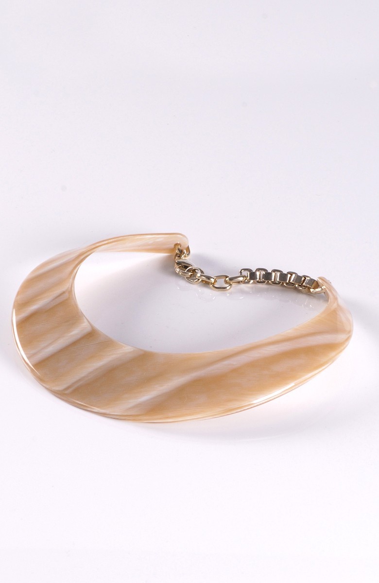 Grinko beige plexiglass necklace